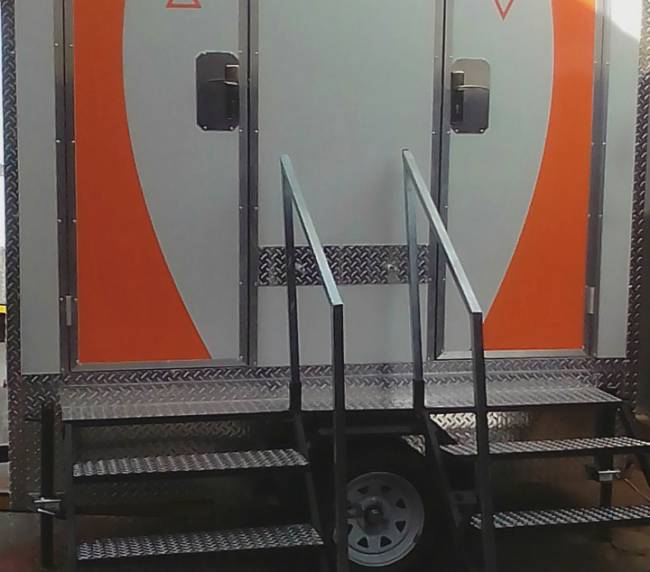 VIP Trailer, 2 door (male and female)